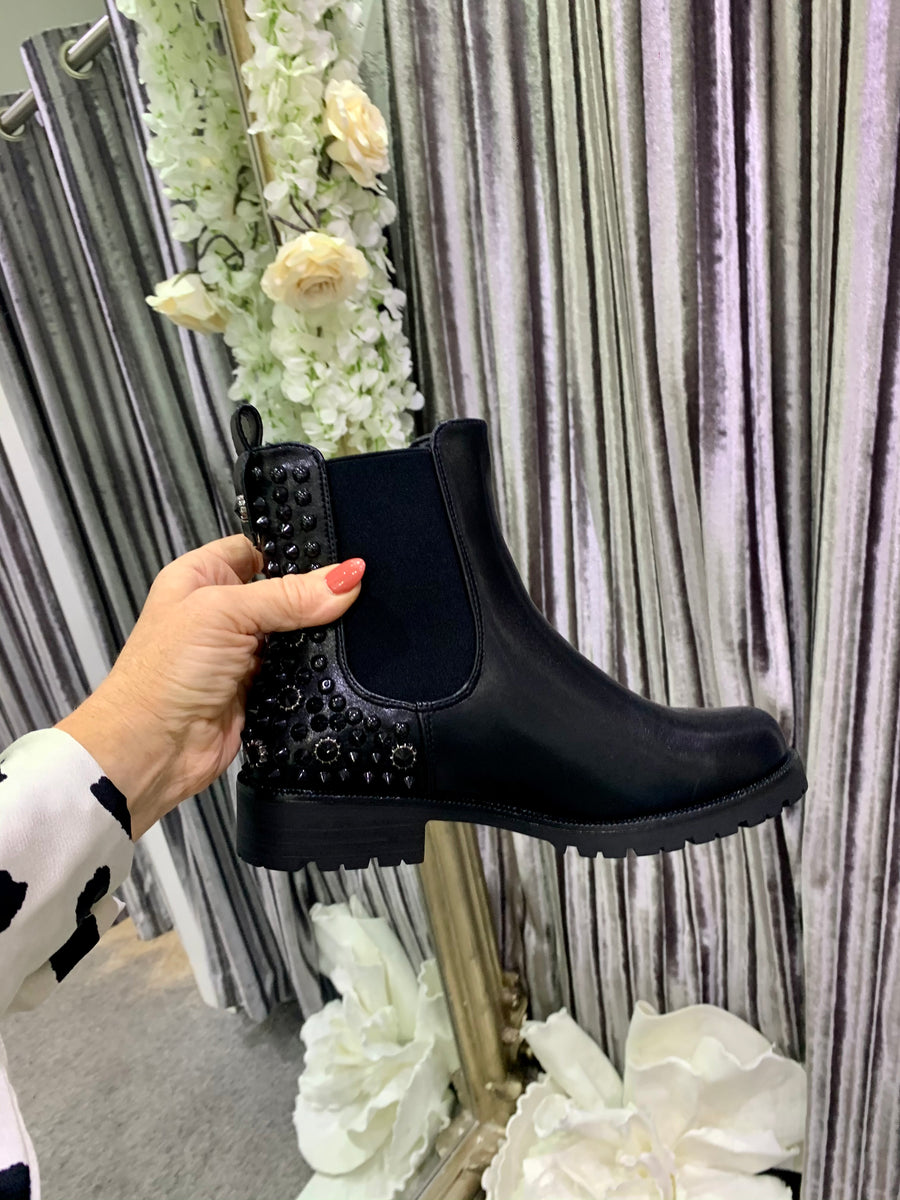 Chelsea boots 2025 with studs