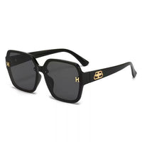 Holly H sunglasses in black